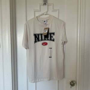 NWT Nike oversized fit graphic tee